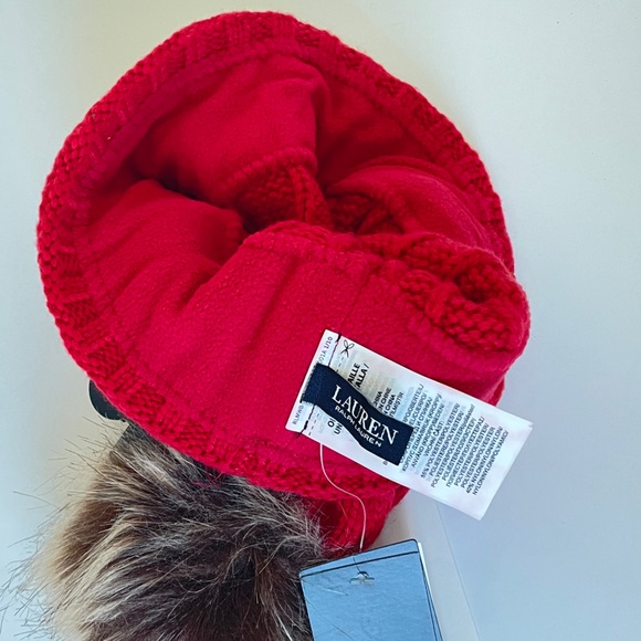 Lauren by Ralph Lauren Cable-Knit Pom-Pom Beanie Red. - Picture 4 of 5